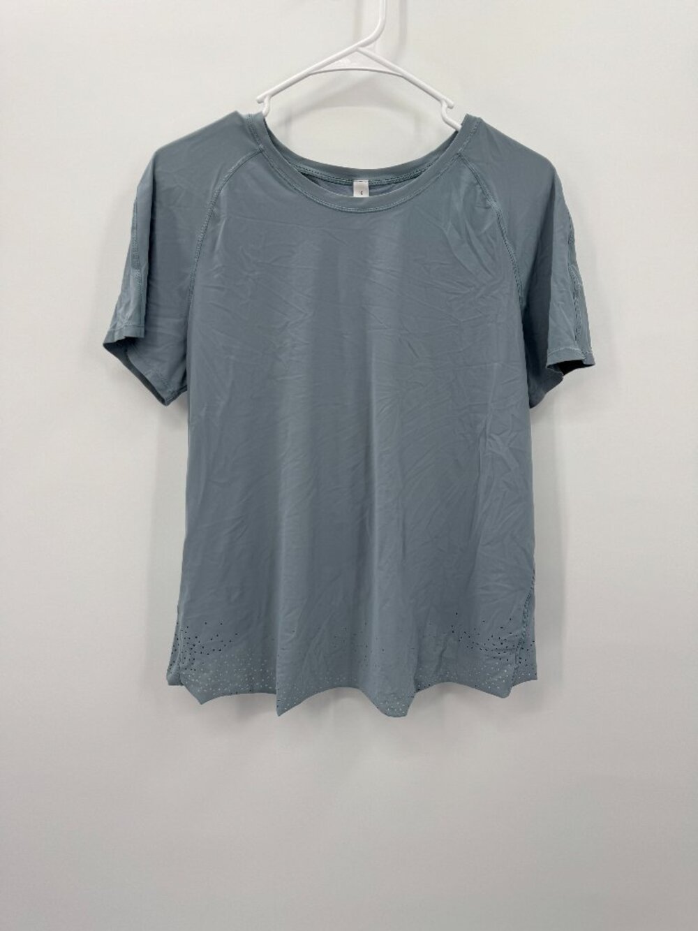 Lululemon Quick Pace Short Sleeve Shirt Size 10 Slate Blue Laser Cut Cross Back